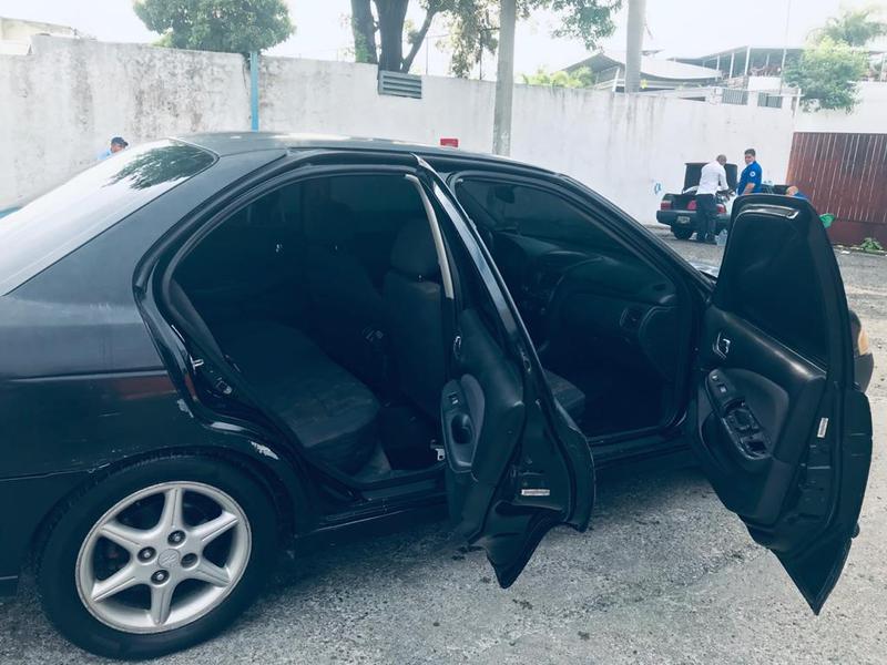 Nissan Sentra 2.0 • 2001 • 196,000 km 2