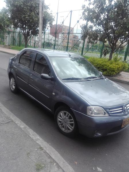 Renault Logan • 2008 • 133,000 km 2