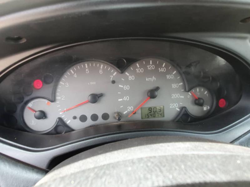 Ford Focus • 2000 • 153,000 km 3