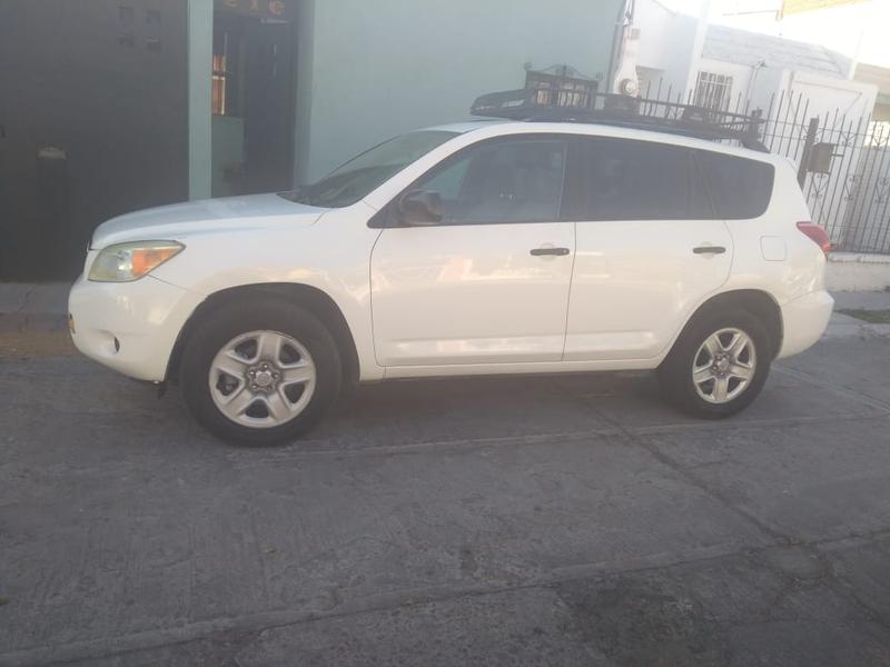 Toyota RAV4 • 2007 • 148,000 km 4