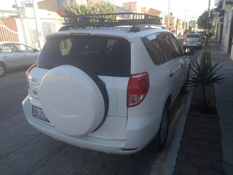 Toyota RAV4 • 2007 • 148,000 km 6