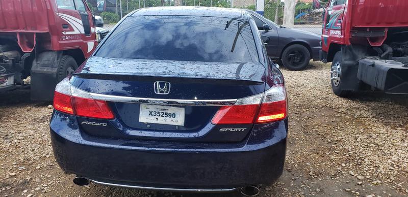 Honda Accord • 2013 • 80,000 km 5