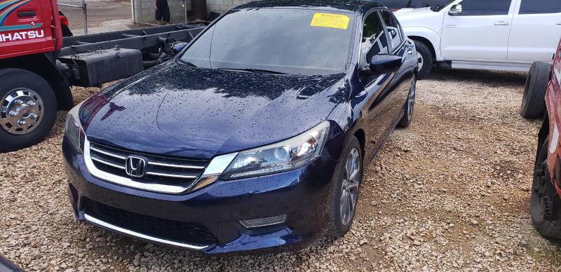 Honda Accord • 2013 • 80,000 km 3
