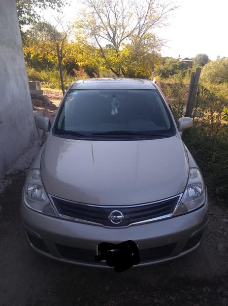 Nissan Tiida • 2010 • 170,000 km 10