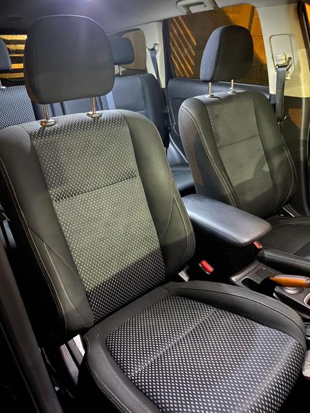 Mitsubishi Outlander • 2017 • 78,000 km 3