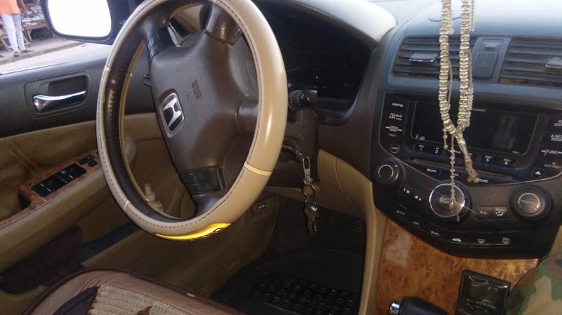 Honda Accord • 2004 • 99,000 km 8