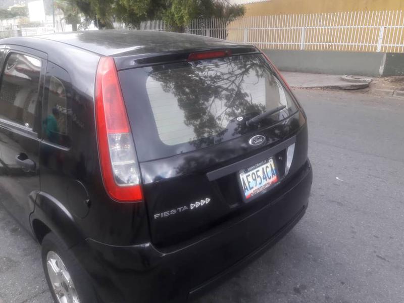 Ford Fiesta • 2011 • 53,000 km 2