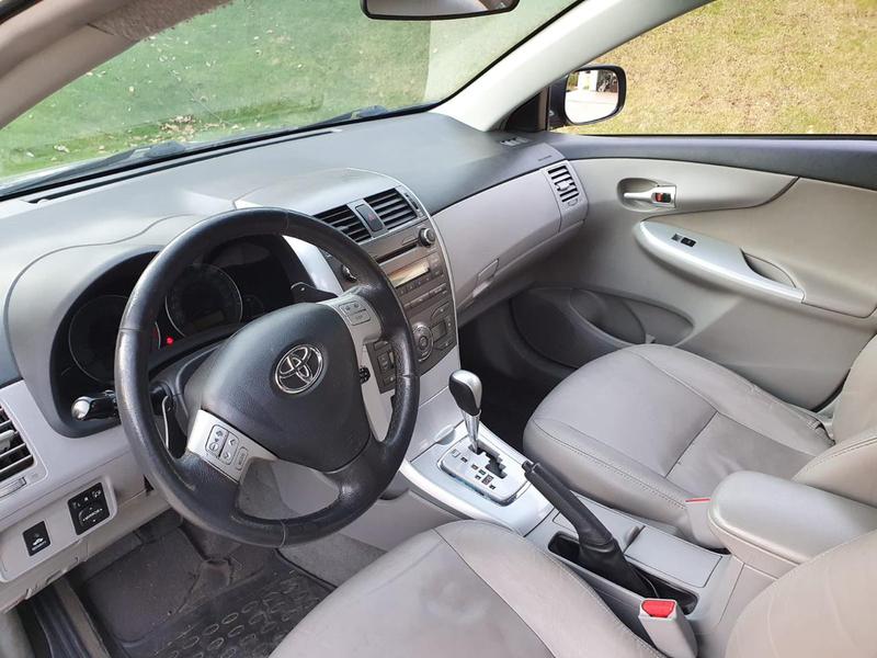 Toyota Corolla • 2014 • 135,000 km 3