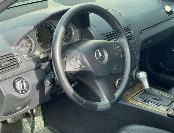 Mercedes-Benz C • 2009 • 114,000 km 3