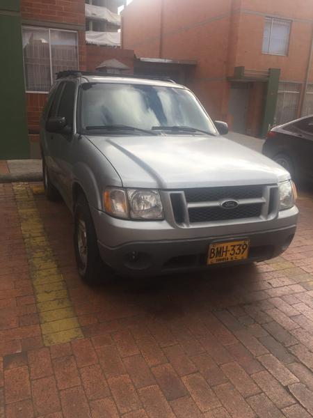 Ford Explorer • 2003 • 85,000 km 6