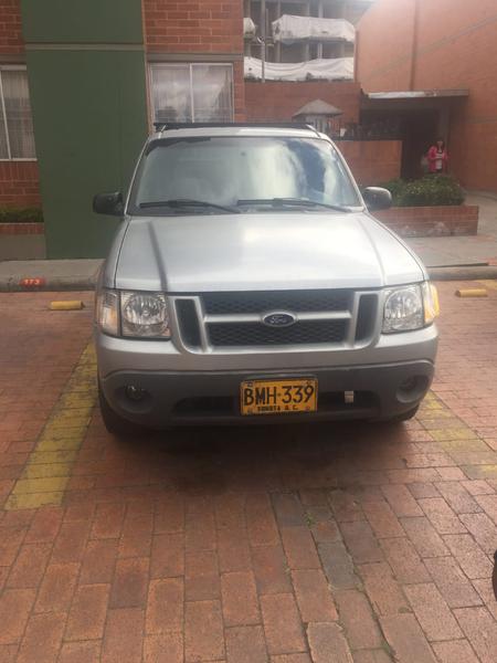 Ford Explorer • 2003 • 85,000 km 5
