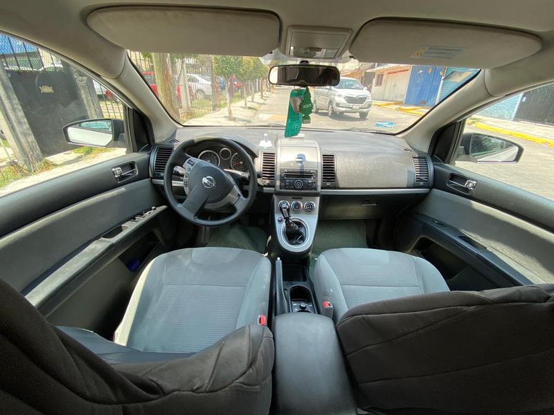 Nissan Sentra • 2011 • 213,000 km 4