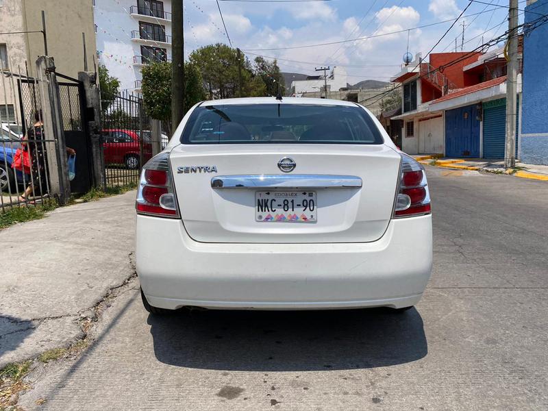 Nissan Sentra • 2011 • 213,000 km 5