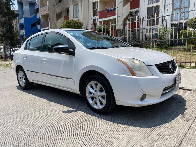 Nissan Sentra • 2011 • 213,000 km 2