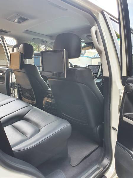Toyota Land Cruiser • 2017 • 32,000 km 3