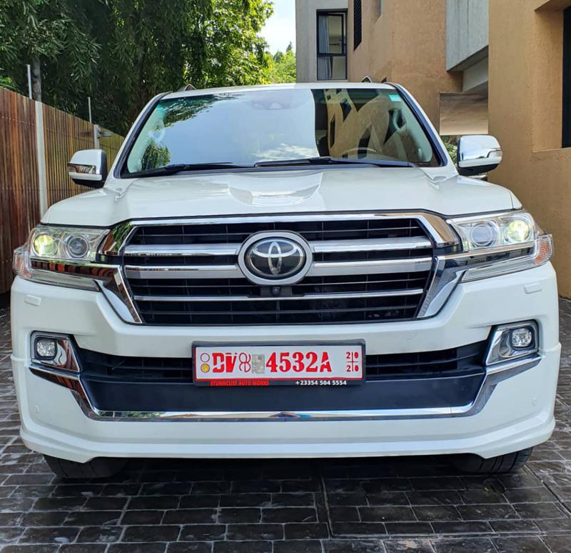 Toyota Land Cruiser • 2017 • 32,000 km 2