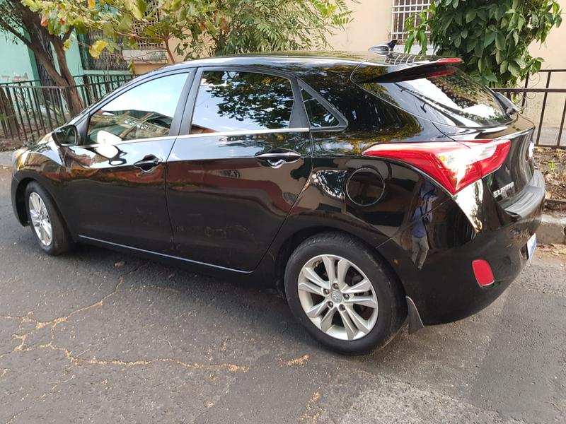 Hyundai Elantra • 2013 • 129,127 km 12