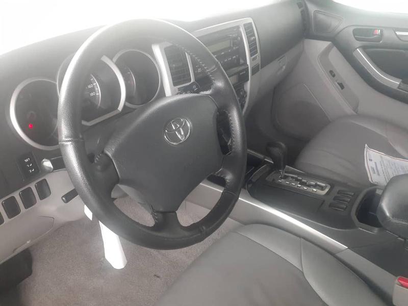 Toyota 4 Runner Limited • 2007 • 87,000 km 3
