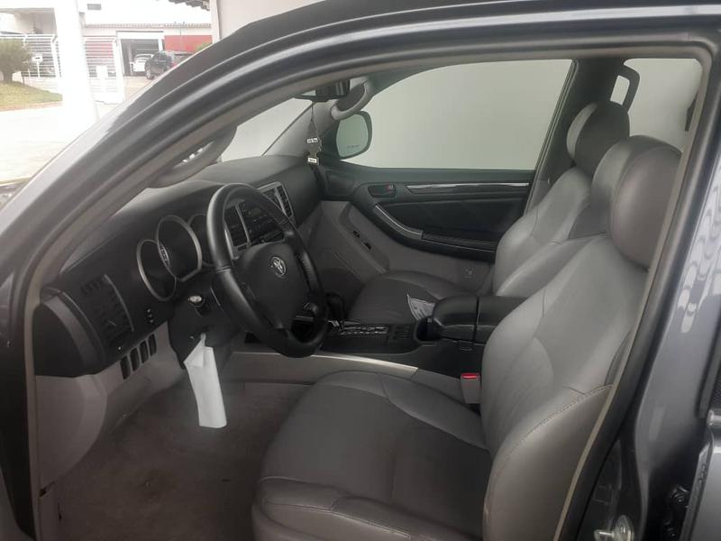 Toyota 4 Runner Limited • 2007 • 87,000 km 4