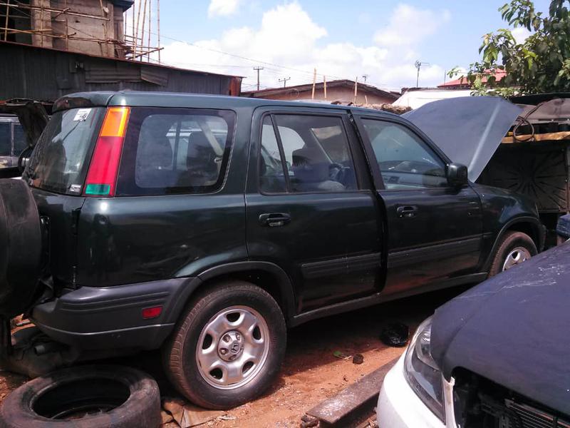 Honda CR-V • 1999 • 91,000 km 2