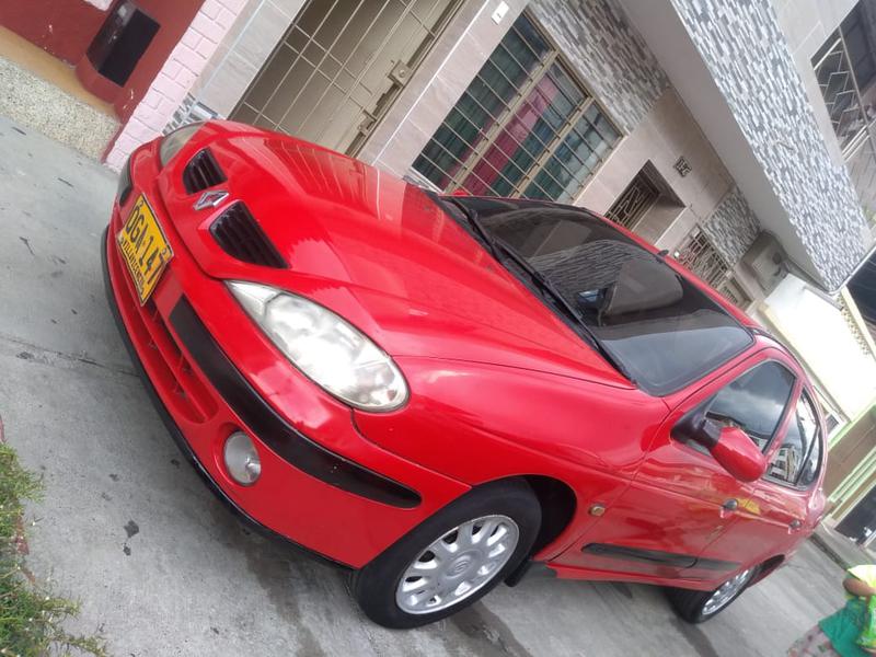 Renault  • 2005 • 154,100 km 2