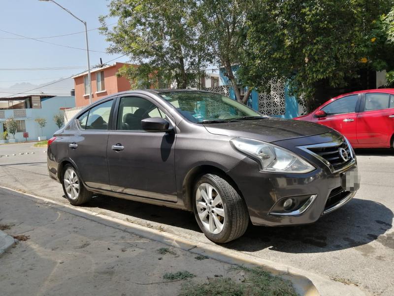 Nissan Versa sense • 2015 • 10,000 km 2