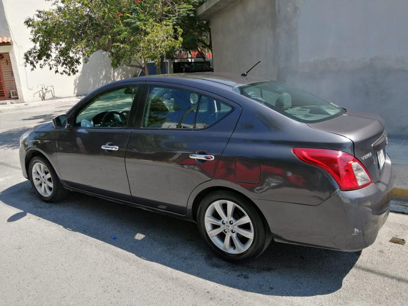 Nissan Versa sense • 2015 • 10,000 km 3