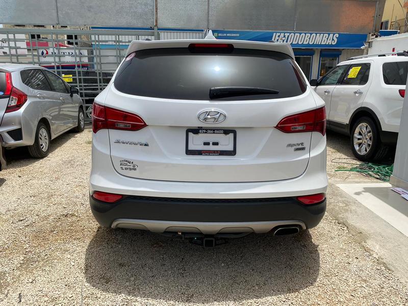 Hyundai Santa Fe • 2014 • 9 km 2