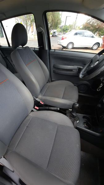 Volkswagen Fox • 2010 • 33,865 km 3