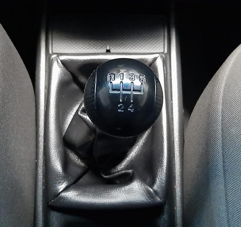 Chevrolet Aveo • 2015 • 67,000 km 12