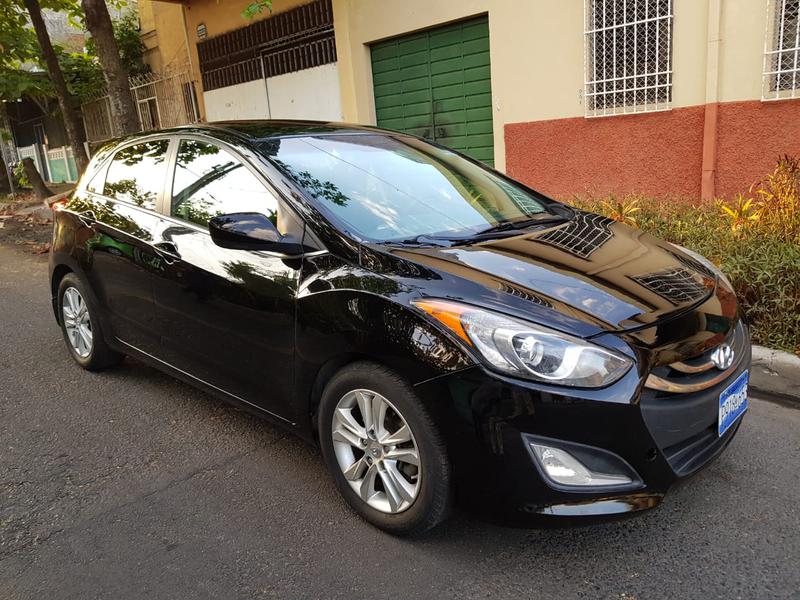 Hyundai Elantra • 2013 • 129,127 km 5