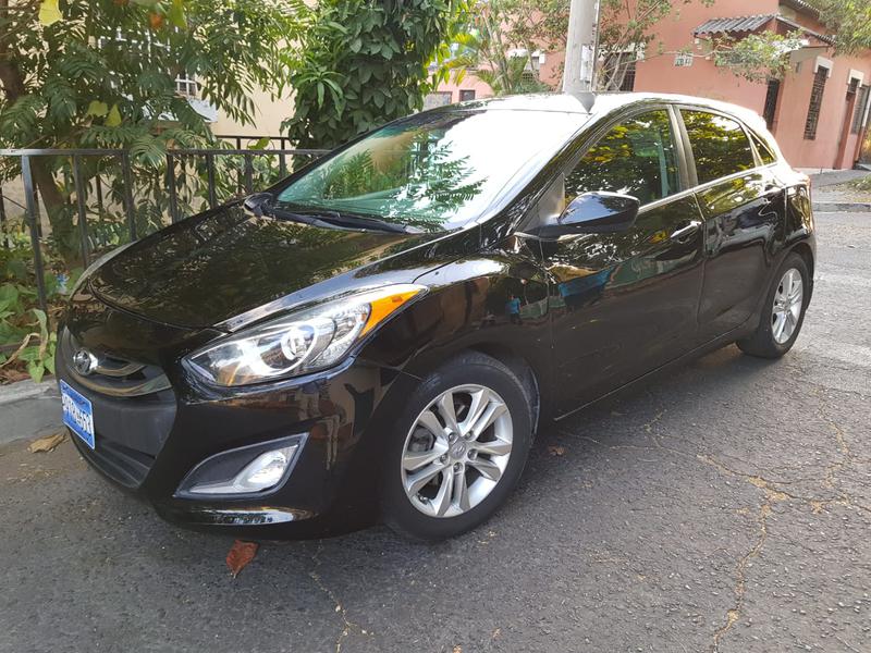 Hyundai Elantra • 2013 • 129,127 km 8