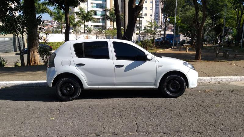 Renault Sandero • 2014 • 127,401 km 4