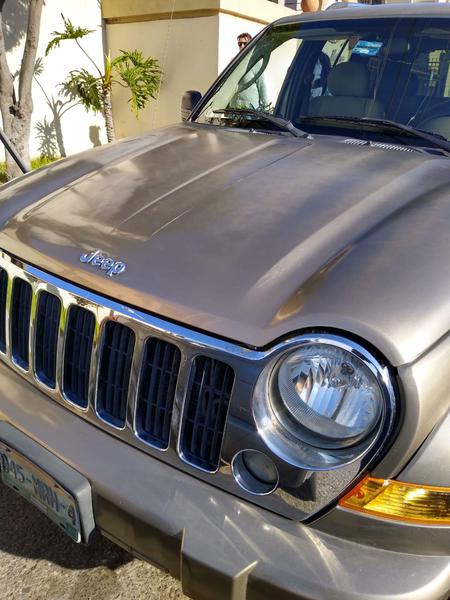 Jeep Cherokee • 2006 • 168,000 km 4