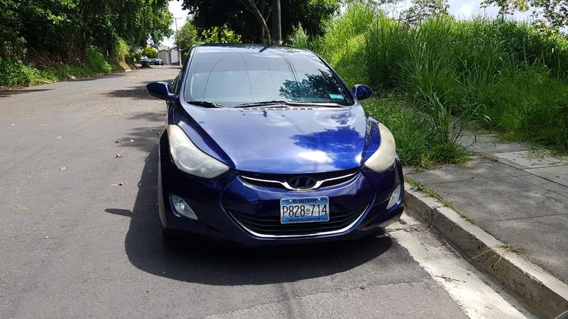 Hyundai Elantra • 2013 • 129,127 km 5