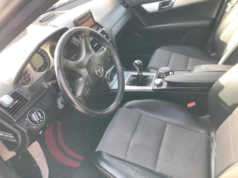 Mercedes-Benz 200 D • 2008 • 228 km 1