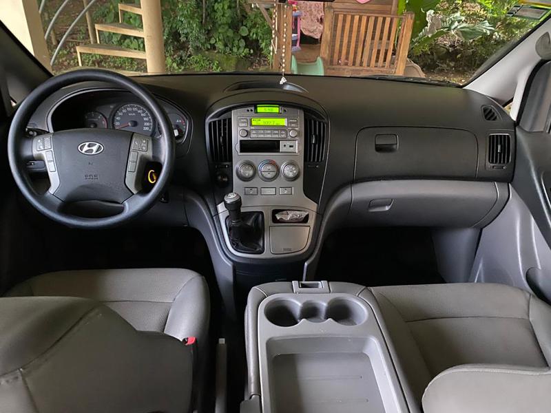 Hyundai H1 • 2011 • 85,000 km 3