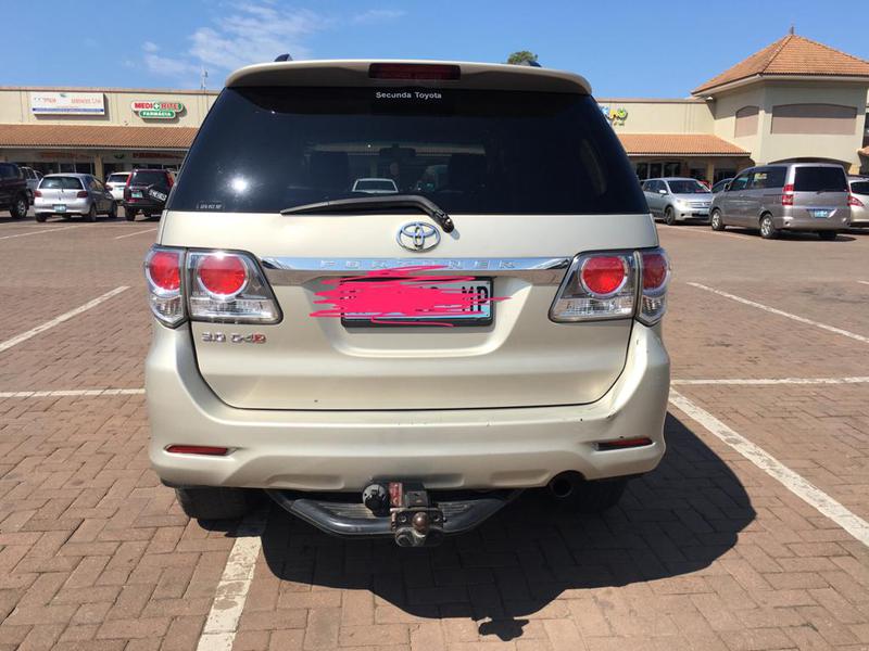 Toyota Fortuner • 2013 • 97,000 km 5