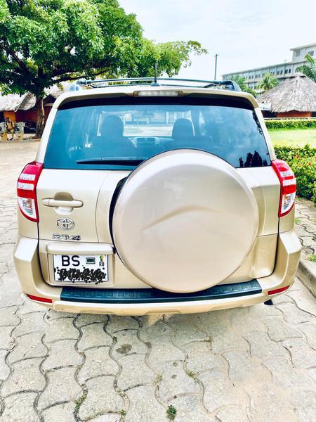 Toyota RAV4 • 2010 • 5,548 km 2