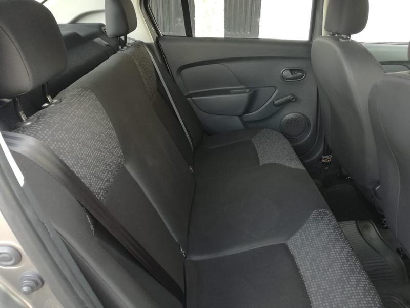 Renault Logan • 2020 • 5,290 km 2