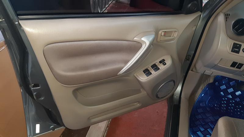 Toyota RAV4 • 2004 • 122,000 km 16