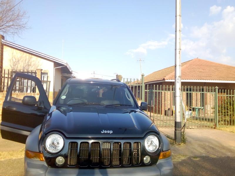 Jeep Cherokee • 2005 • 175,000 km 4