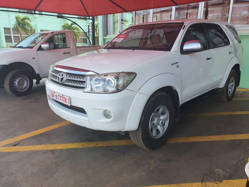 Toyota Fortuner • 2010 • 77,000 km 5