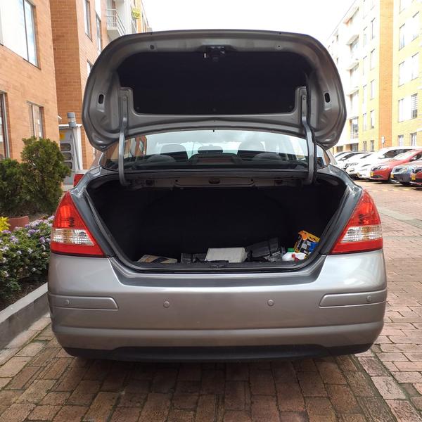 Nissan Tiida • 2007 • 91,000 km 3