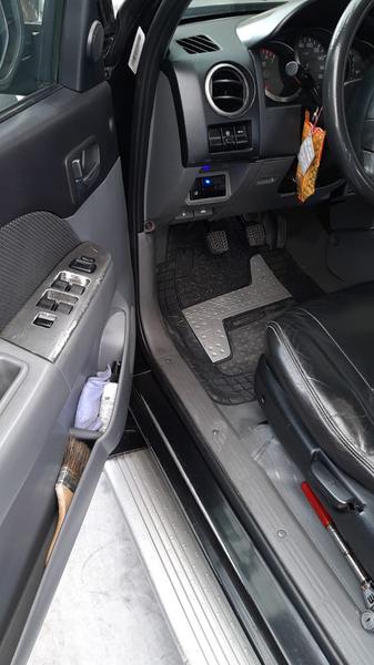 Mazda BT • 2009 • 207,000 km 1