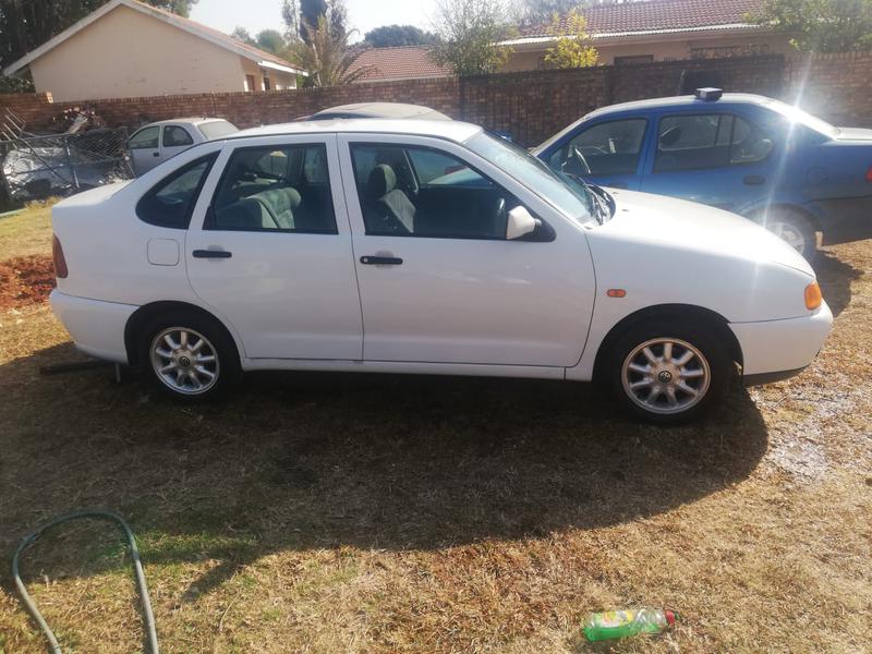 Volkswagen Polo • 1999 • 224,000 km 3