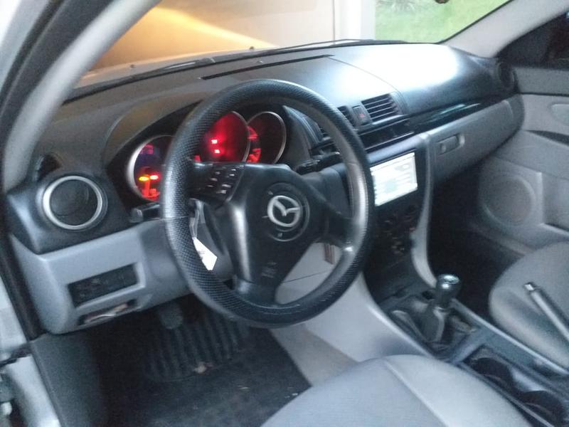 Mazda 3 • 2008 • 140,000 km 3