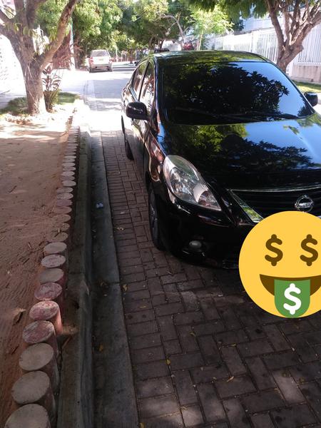 Nissan Versa • 2013 • 87,000 km 1