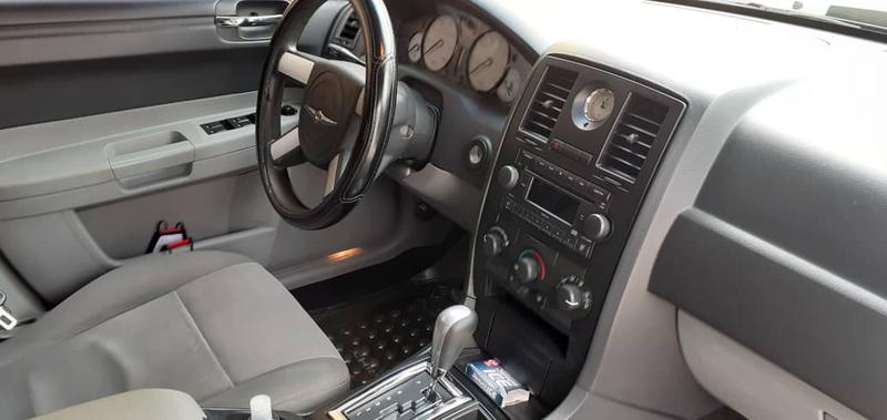 Chrysler 300 C • 2014 • 214,000 km 12