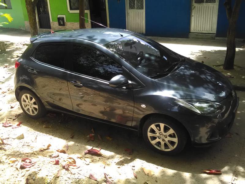 Mazda 2 • 2009 • 83,000 km 1